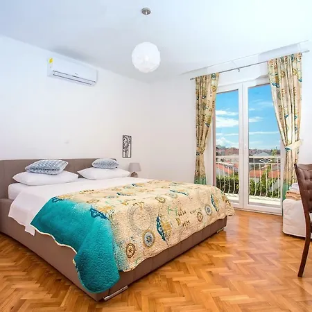 Dawn Βίλα Τρογκίρ