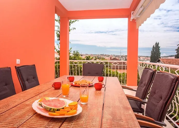 Dawn Вілла Трогір